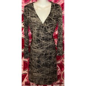 🤍 The Limited Long Sleeve Wrap Dress